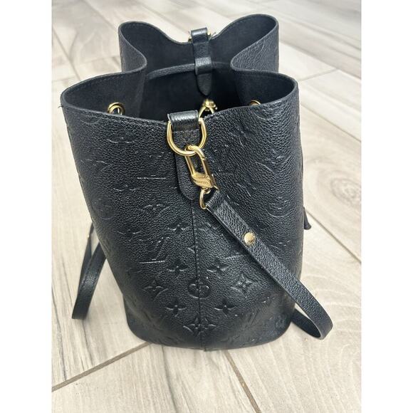 Louis Vuitton Monogram Empreinte NéoNoé MM chip version Almost Brand EUC - Picture 5 of 11